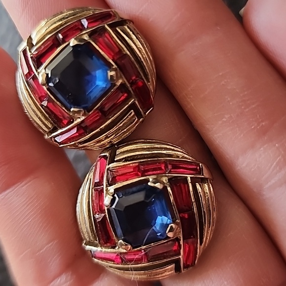 VTG Gold and Red Clip Earrings with Blue Gemstone - Picture 5 of 8